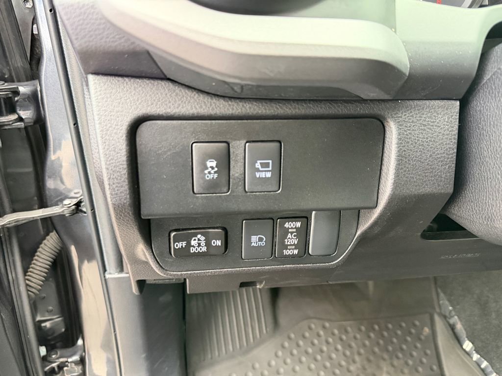 Used 2023 Toyota Tacoma TRD Off-Road w/ Advanced Technology Package AWD/4WD image 31