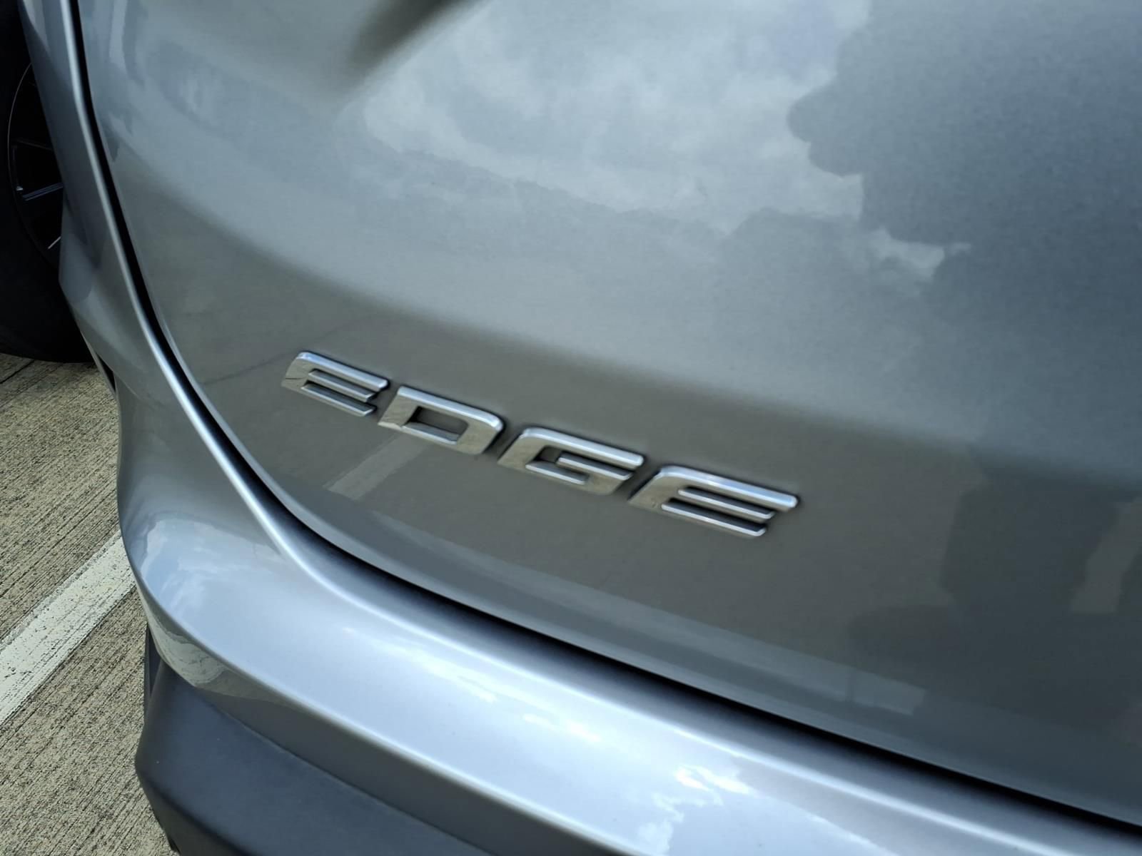 Used 2020 Ford Edge SEL w/ Convenience Package FWD image 10
