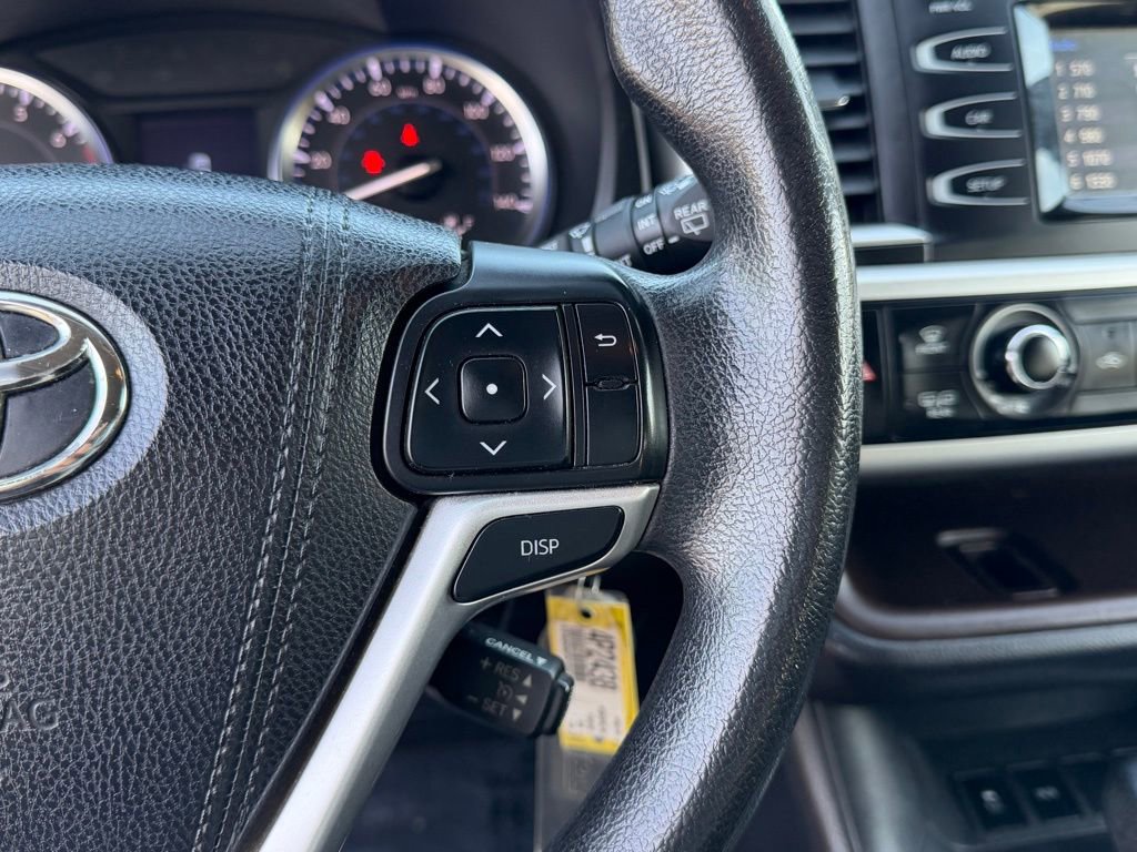 Used 2016 Toyota Highlander LE image 23