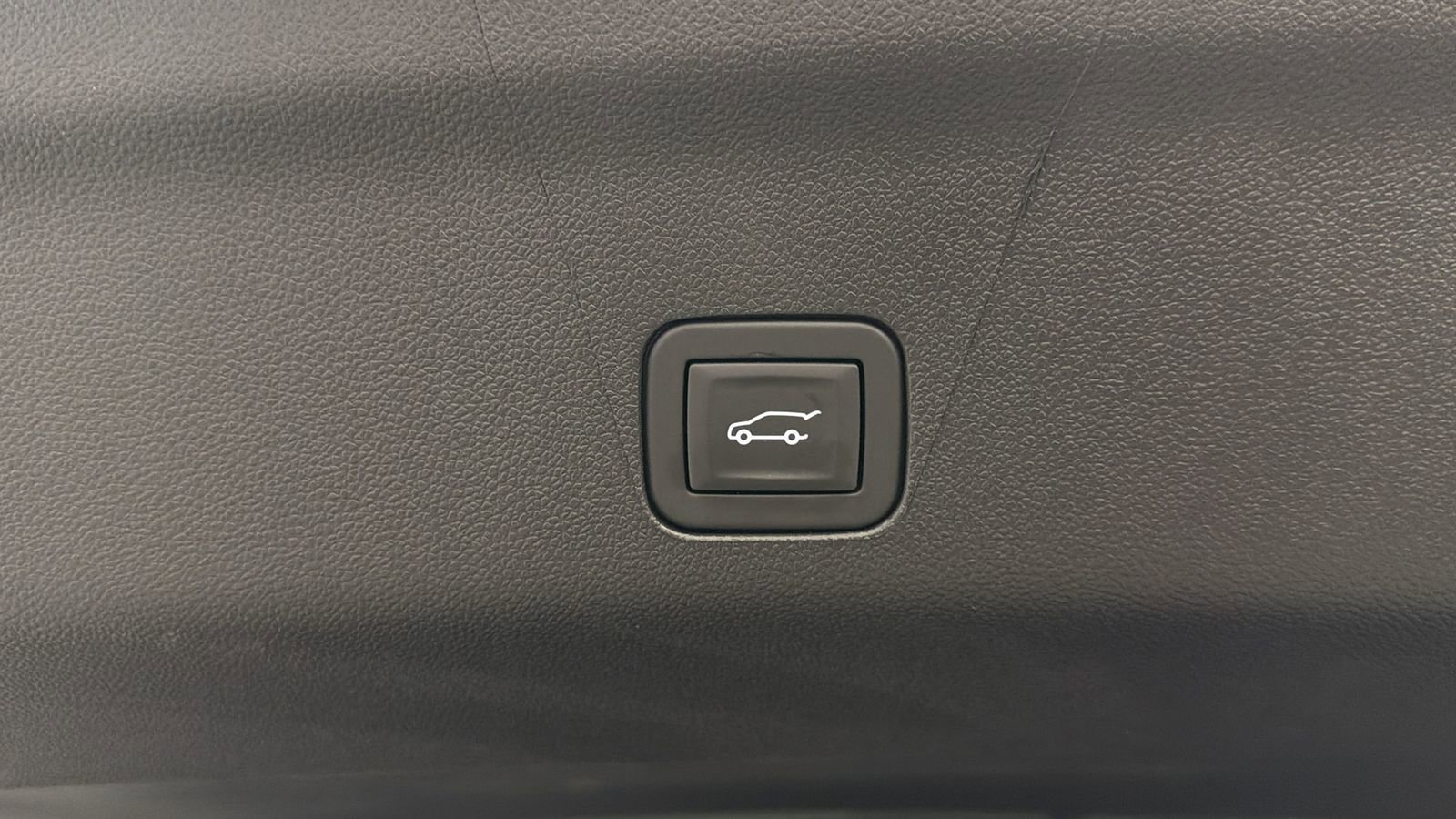 Used 2026 GMC Yukon Denali w/ Sun & Power Step Package AWD/4WD image 18