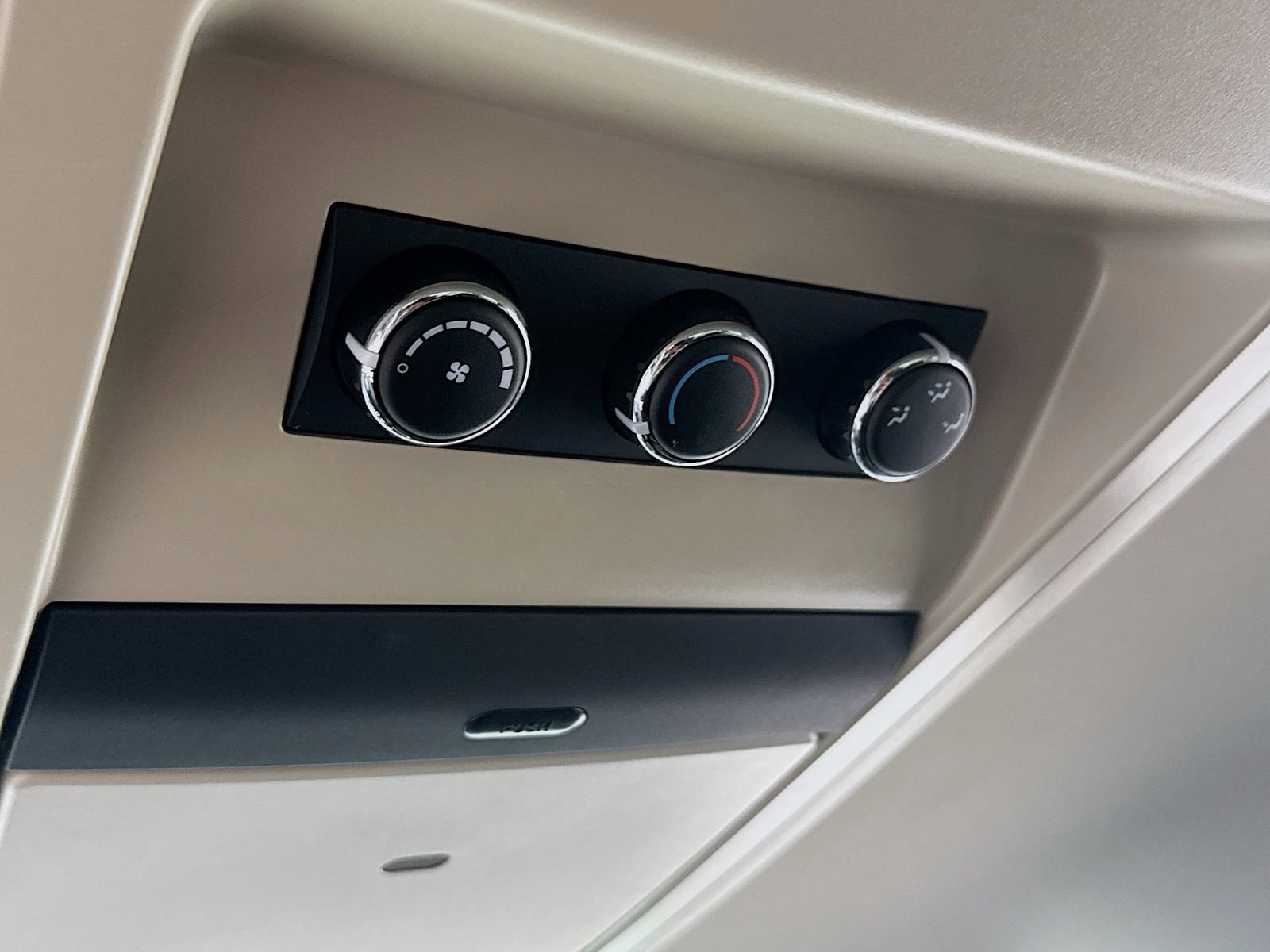 Used 2017 Dodge Grand Caravan SE w/ Power Window Group FWD image 20