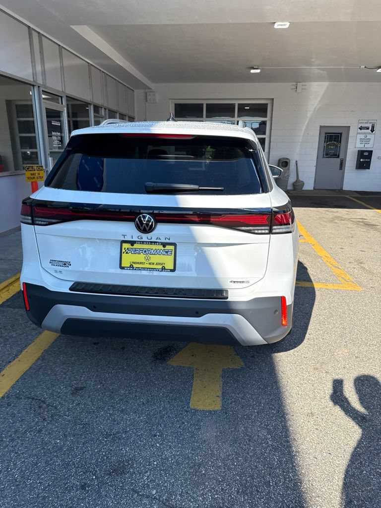 New 2026 Volkswagen Tiguan SE AWD/4WD image 10