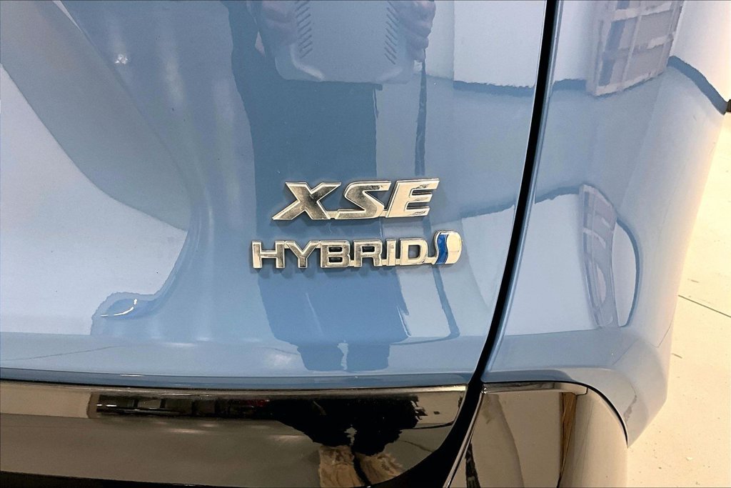 Used 2022 Toyota RAV4 XSE AWD/4WD image 38