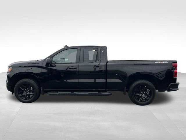 Used 2025 Chevrolet Silverado 1500 Custom w/ Turbomax Blackout Package image 4