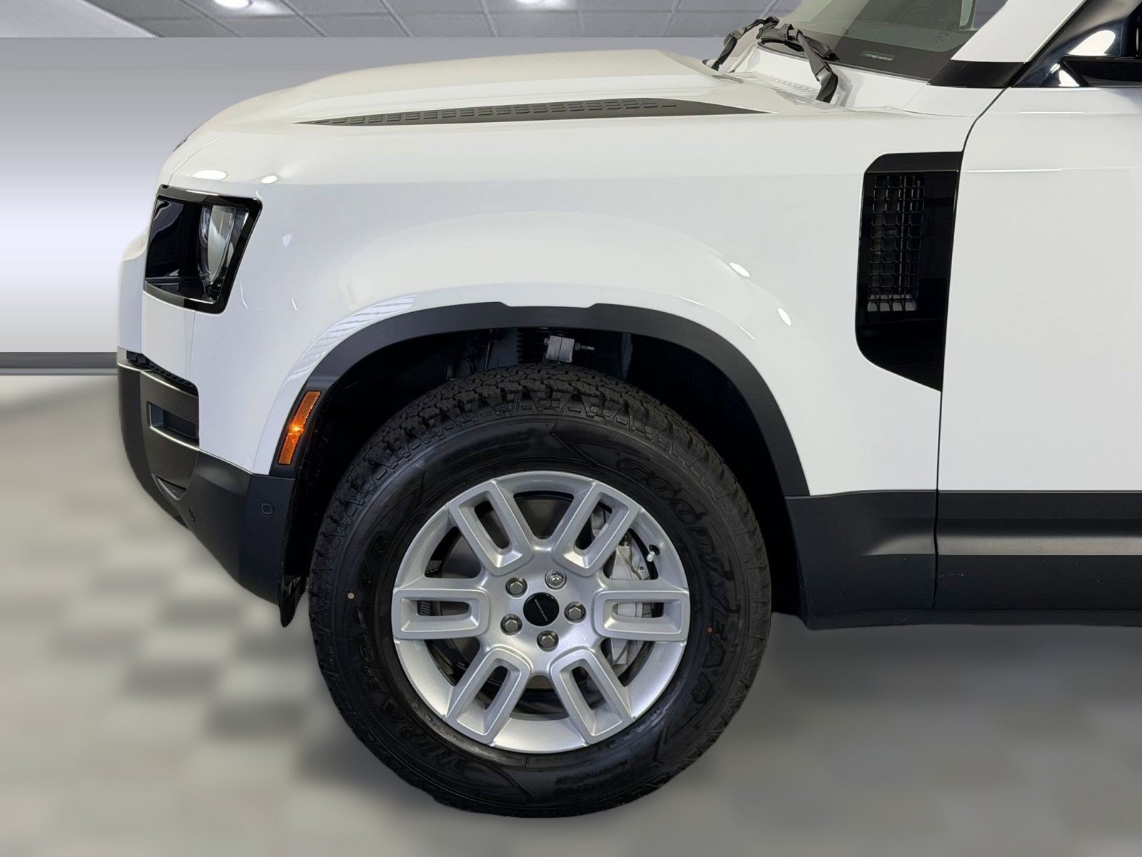Used 2026 Land Rover Defender 110 S AWD/4WD image 11