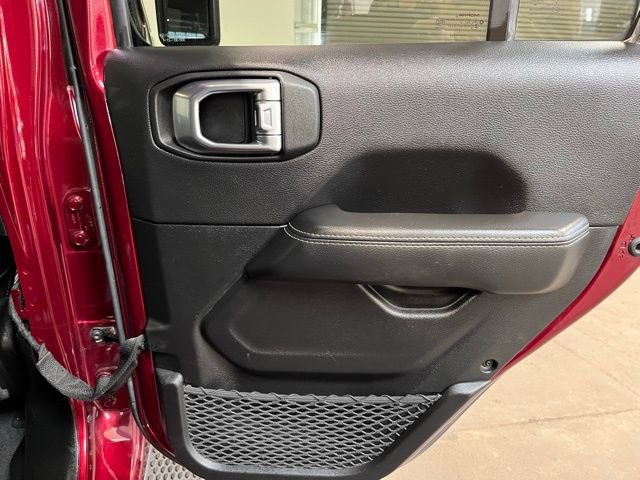 Used 2021 Jeep Wrangler Unlimited Sahara w/ Cold Weather Group image 13