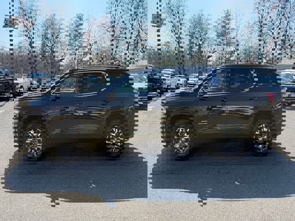 Used 2021 GMC Acadia SLE image 4