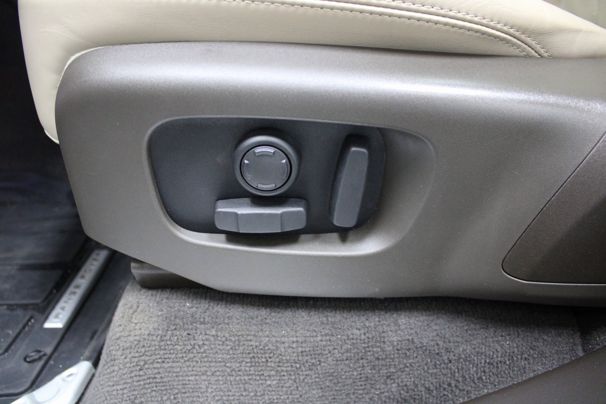 Used 2019 Land Rover Range Rover Sport HSE image 14