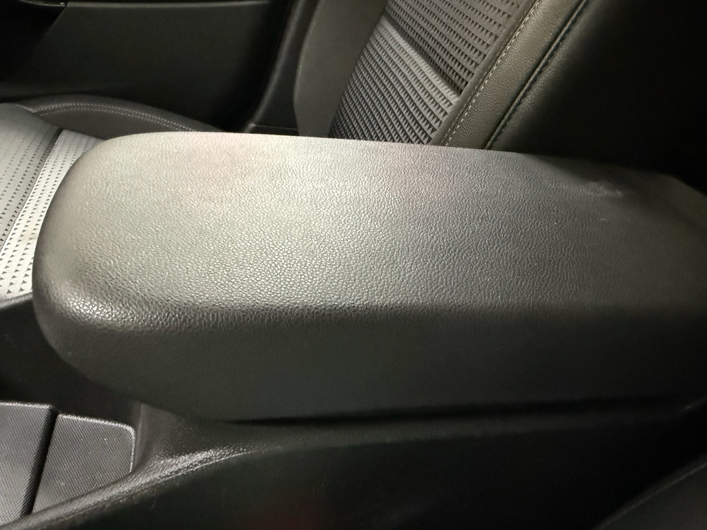 Used 2025 Chevrolet Trax LT w/ LT Convenience Package FWD image 39