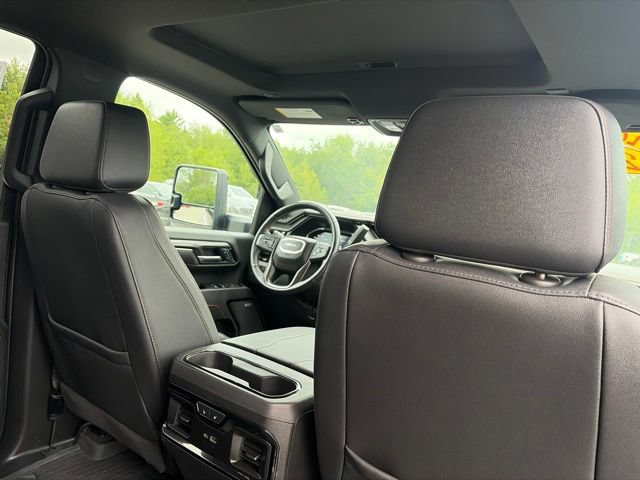Used 2025 GMC Sierra 2500 AT4 w/ AT4 Preferred Package AWD/4WD image 26