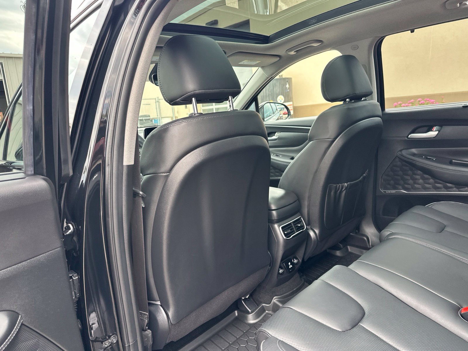 Used 2023 Hyundai Santa Fe Limited AWD/4WD image 21