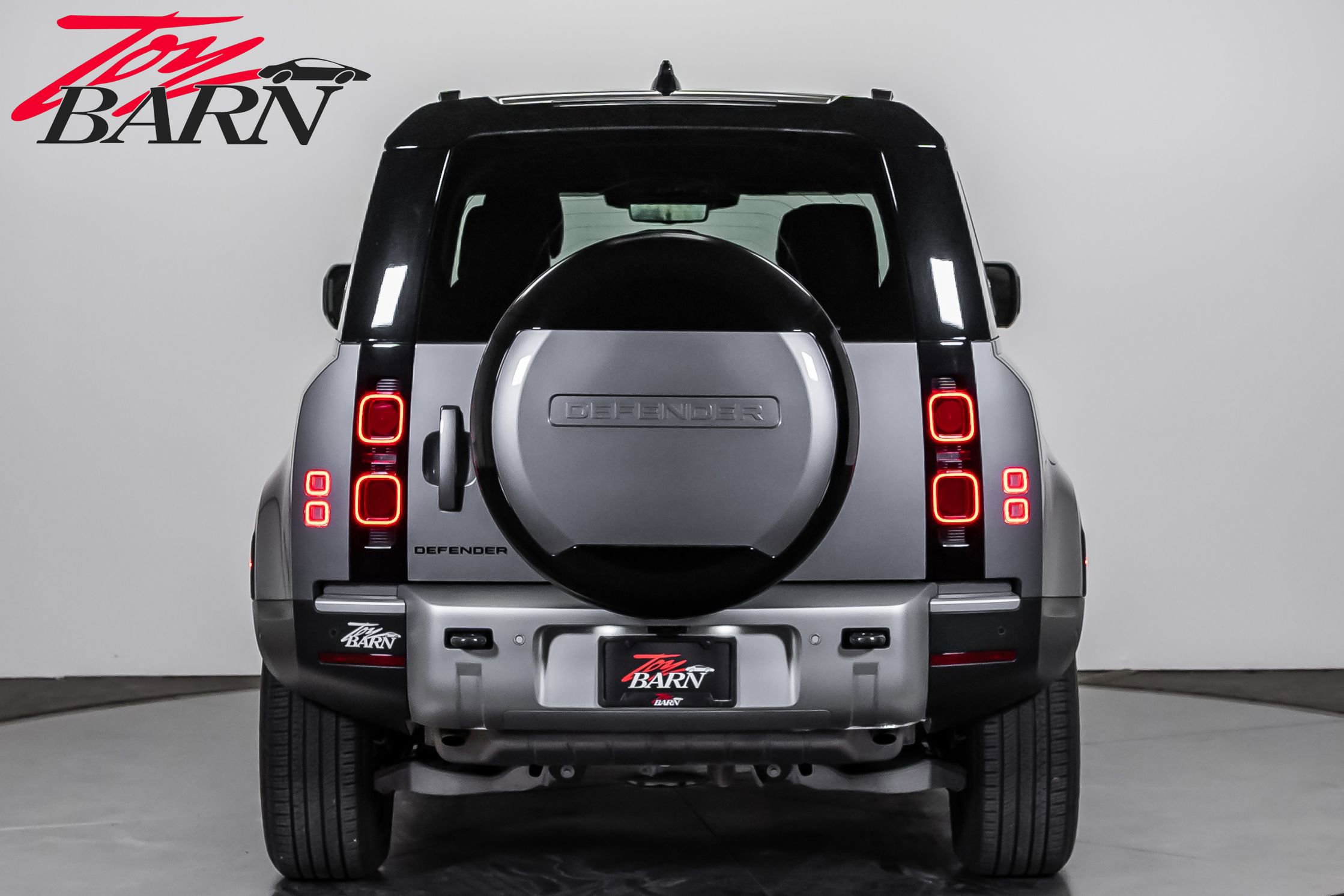 Used 2024 Land Rover Defender 110 S AWD/4WD image 4