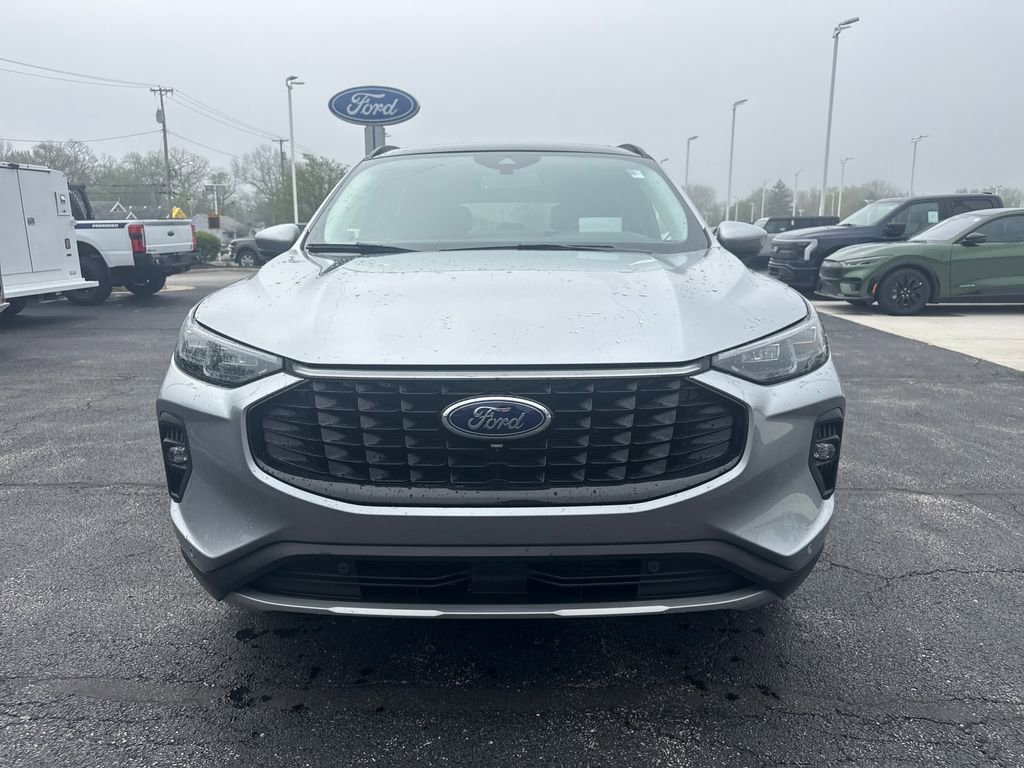 Used 2024 Ford Escape Platinum w/ Premium Technology Package image 3