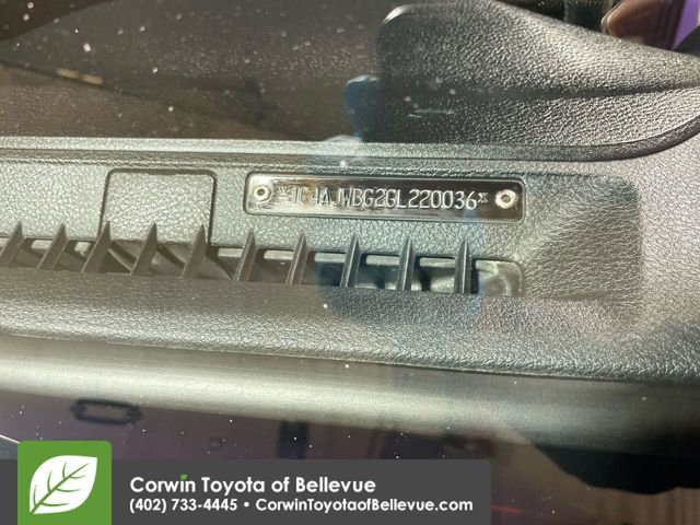 Used 2016 Jeep Wrangler Sahara image 28