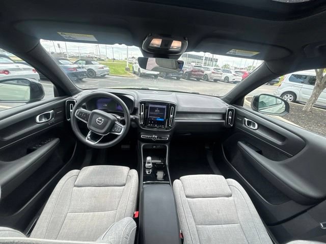 Used 2023 Volvo XC40 Recharge Ultimate AWD/4WD image 12