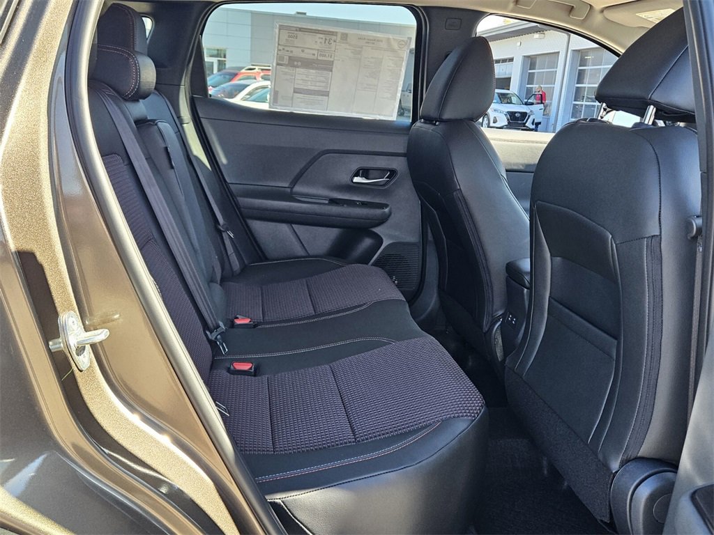 New 2026 Nissan Kicks SR image 14
