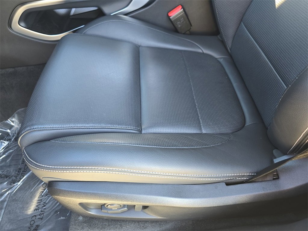 Certified 2025 Jaguar F-PACE R-Dynamic S image 29