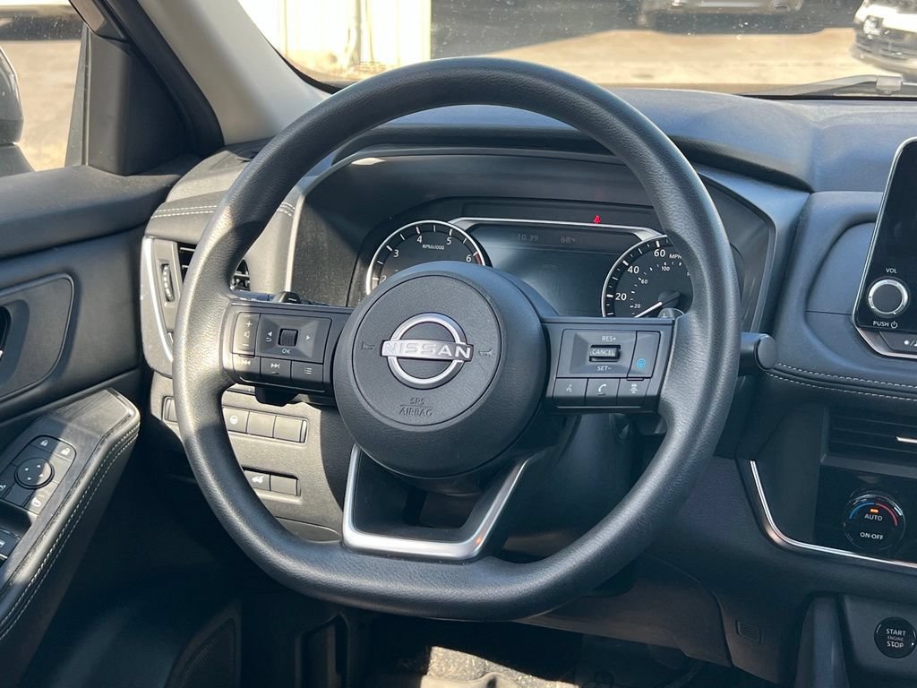 Used 2024 Nissan Rogue SV AWD/4WD image 16