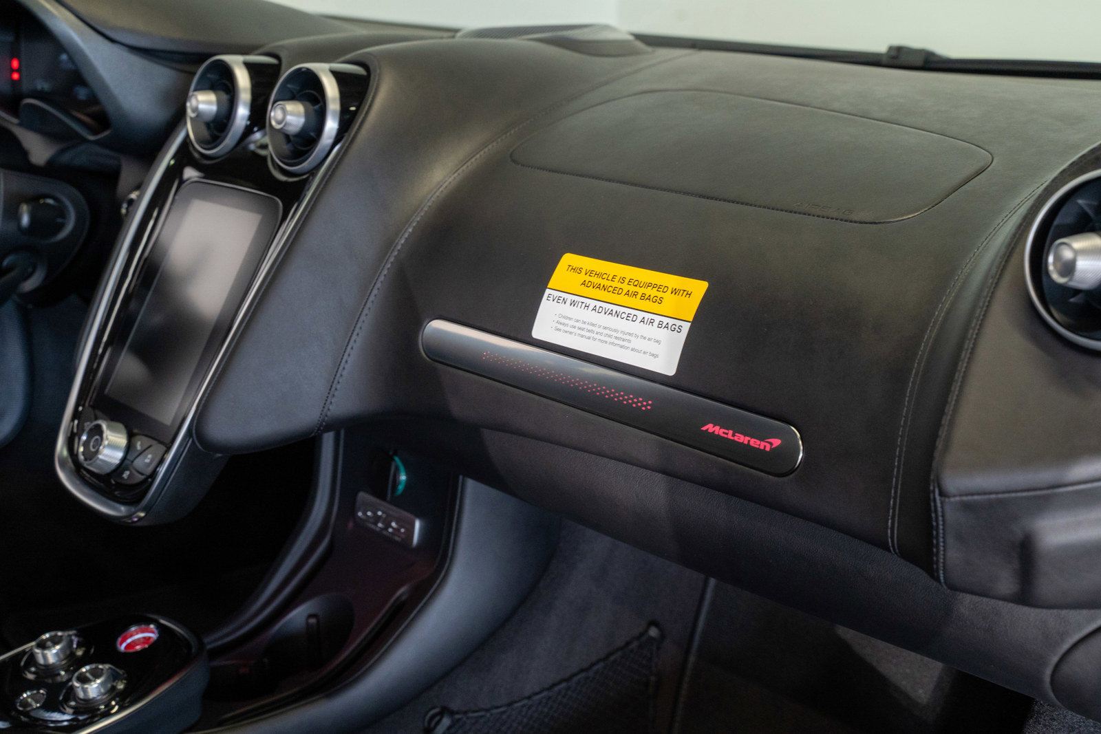 Used 2025 McLaren GTS RWD image 40