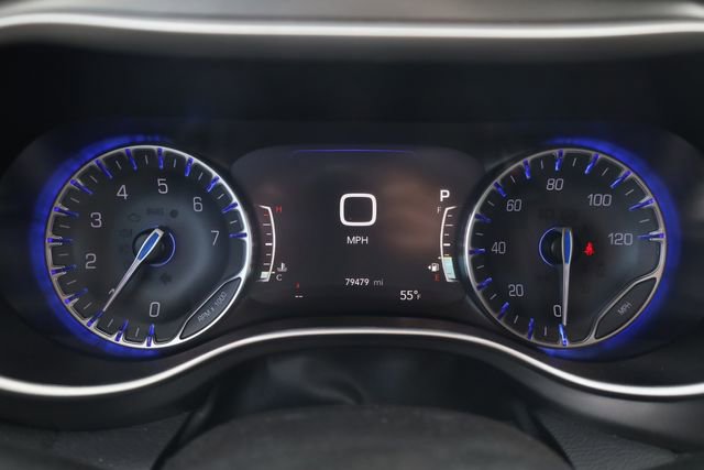 Used 2023 Chrysler Pacifica Touring-L image 15