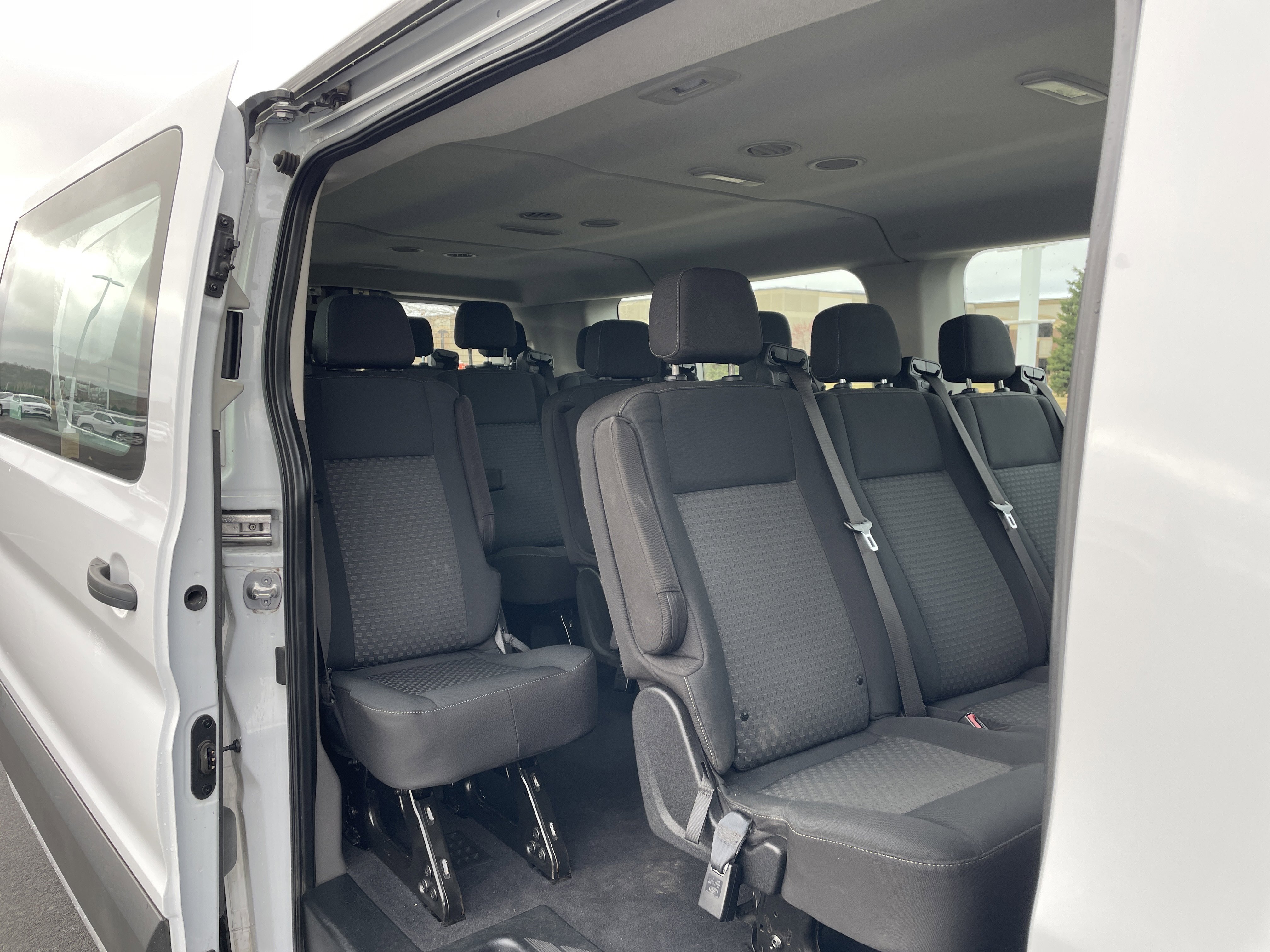 Used 2022 Ford Transit 350 XLT image 28