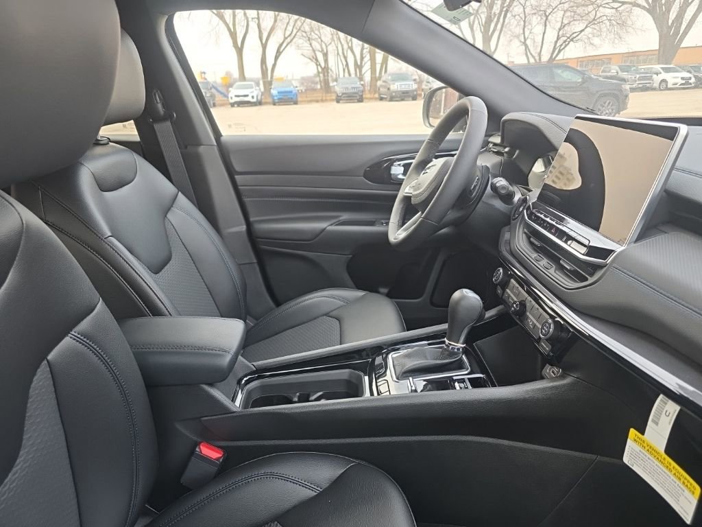 New 2026 Jeep Compass Latitude image 9