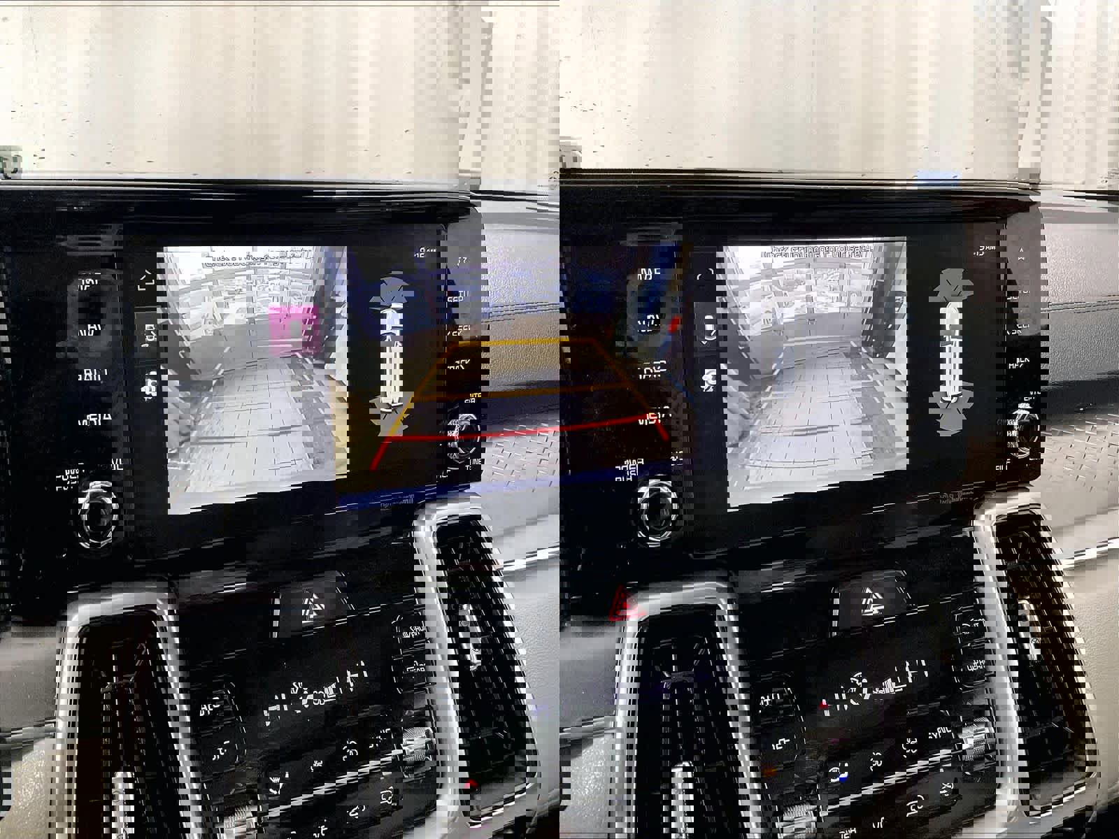 Used 2023 Kia Sorento EX w/ Panoramic Sunroof Package image 19