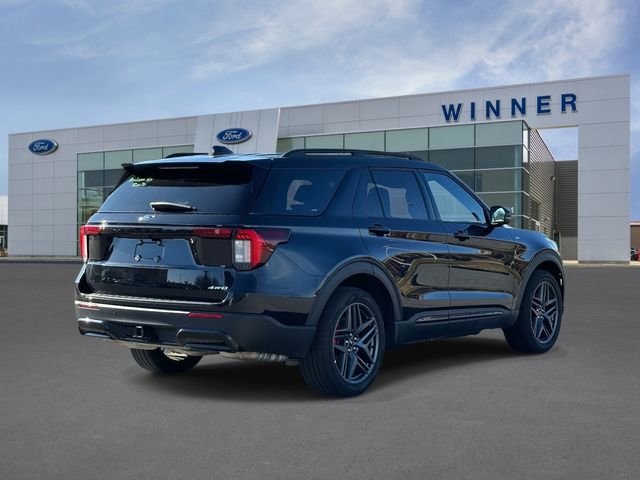 Used 2025 Ford Explorer ST-Line w/ ST-Line Street Pack image 5