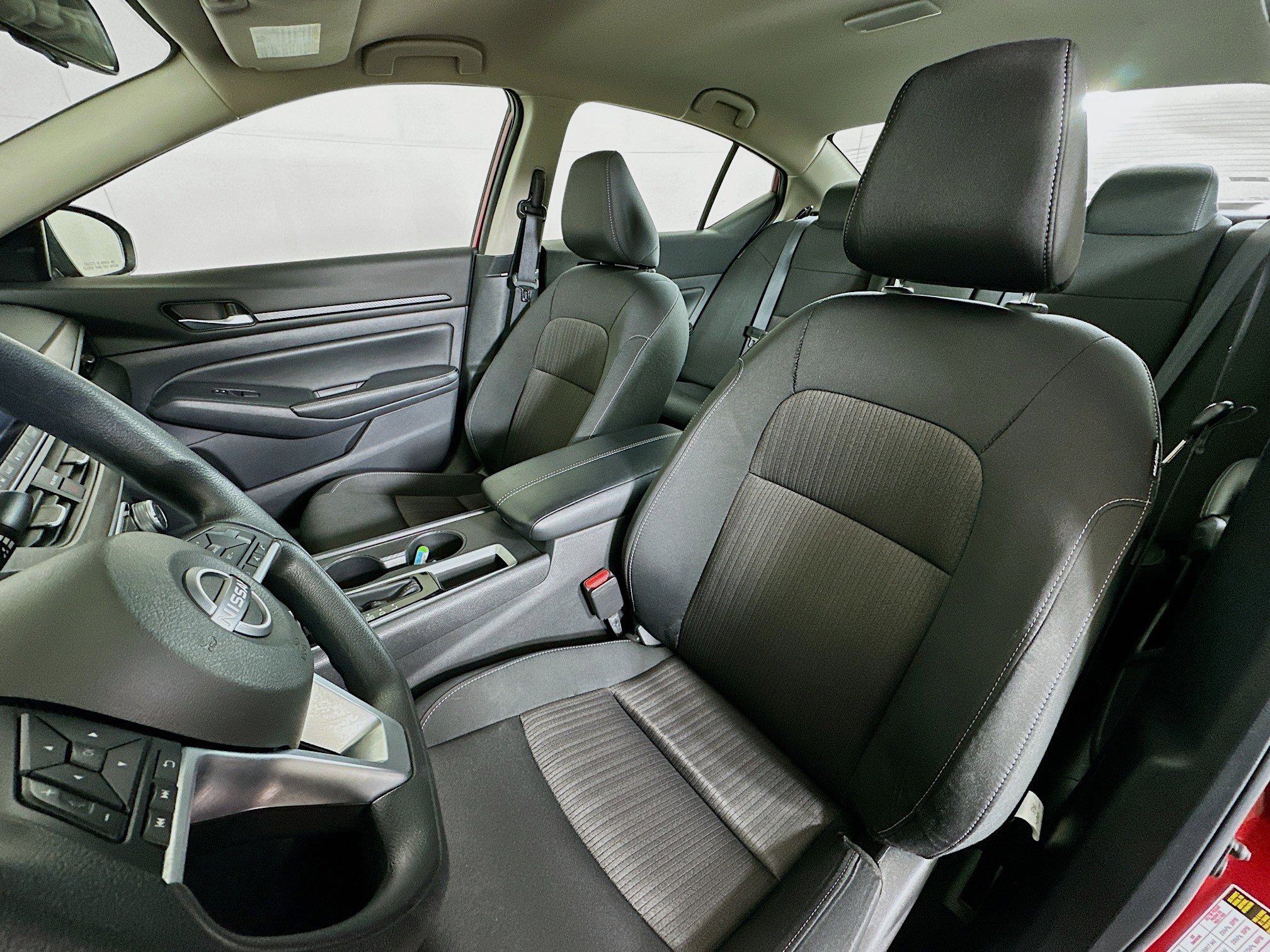 Used 2025 Nissan Altima 2.5 SV image 13