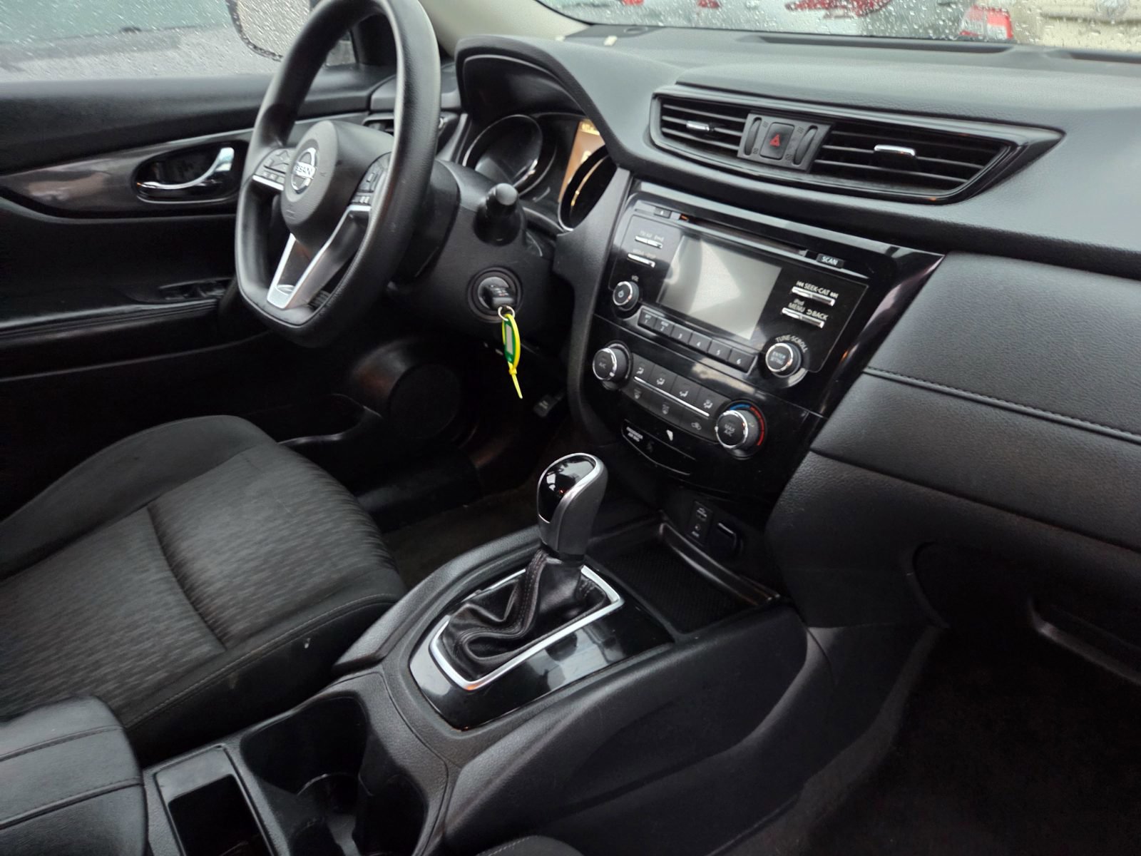 Used 2017 Nissan Rogue S FWD image 16