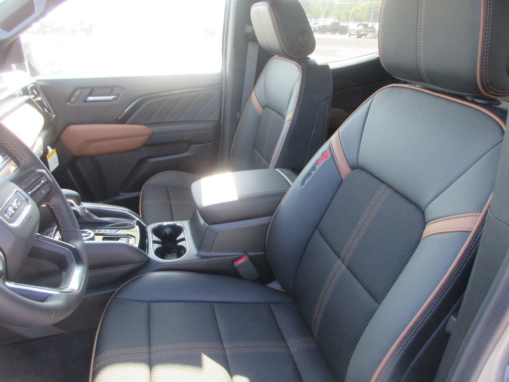 New 2026 GMC Canyon AT4 AWD/4WD image 13