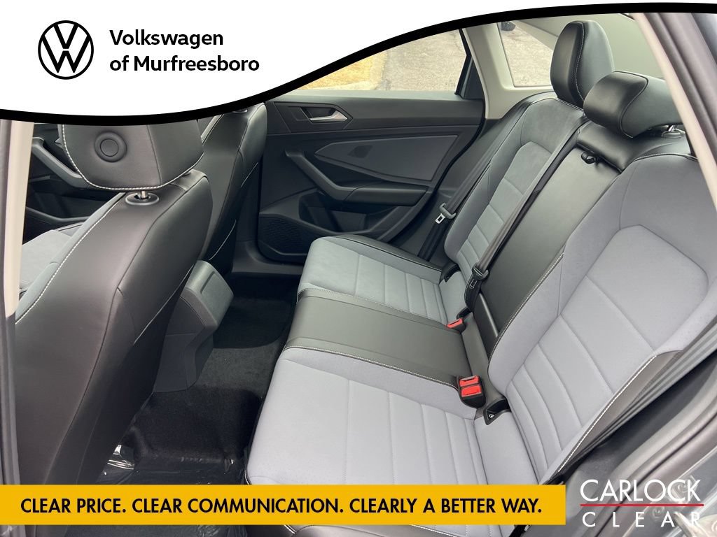 Used 2026 Volkswagen Jetta SE FWD image 24