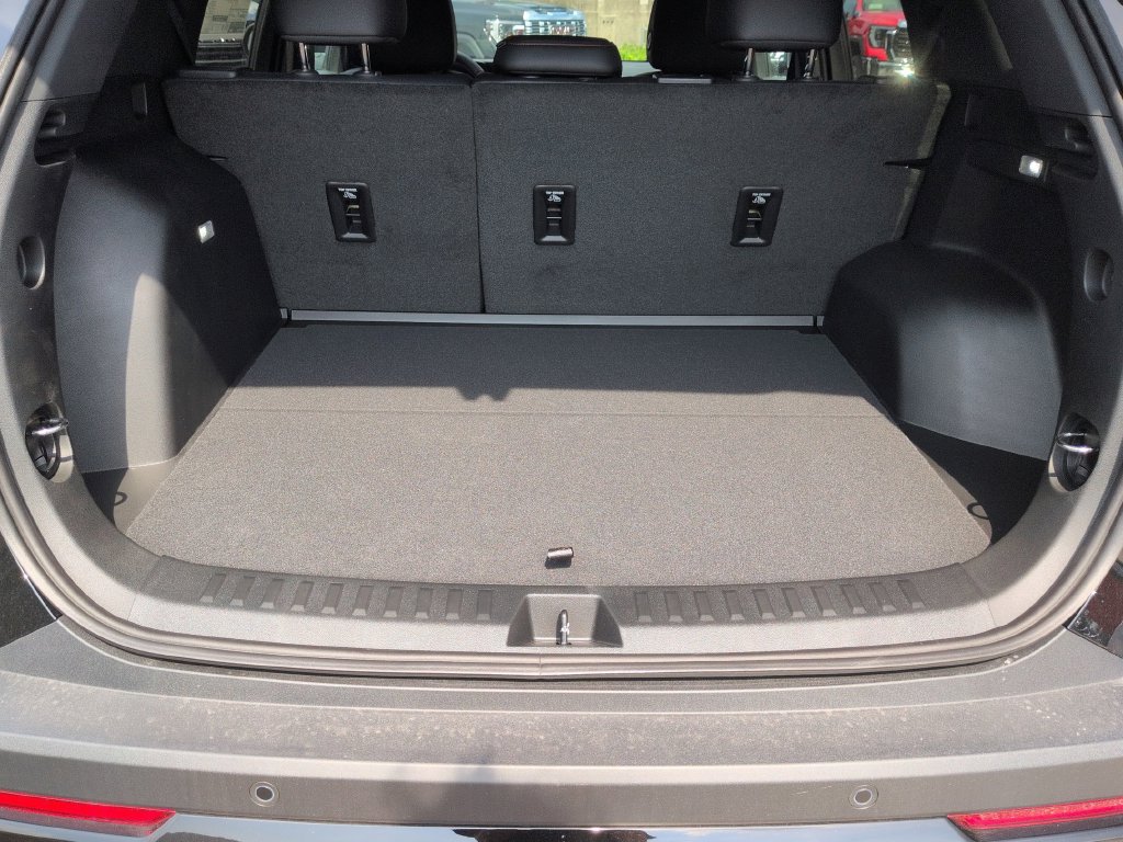 New 2027 Chevrolet Equinox RS w/ Safety and Technology Package AWD/4WD image 22