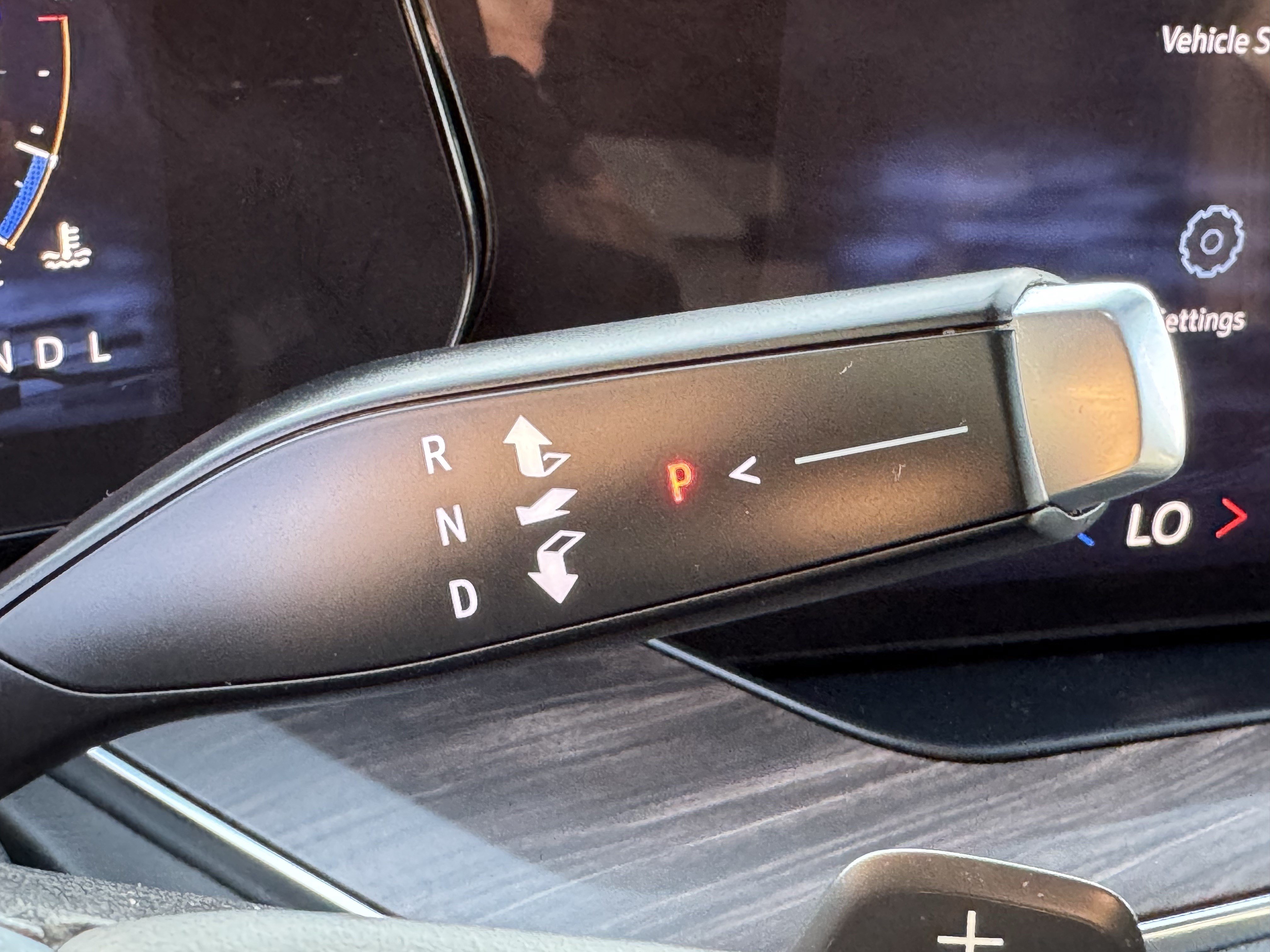Used 2025 Chevrolet Suburban Z71 AWD/4WD image 12
