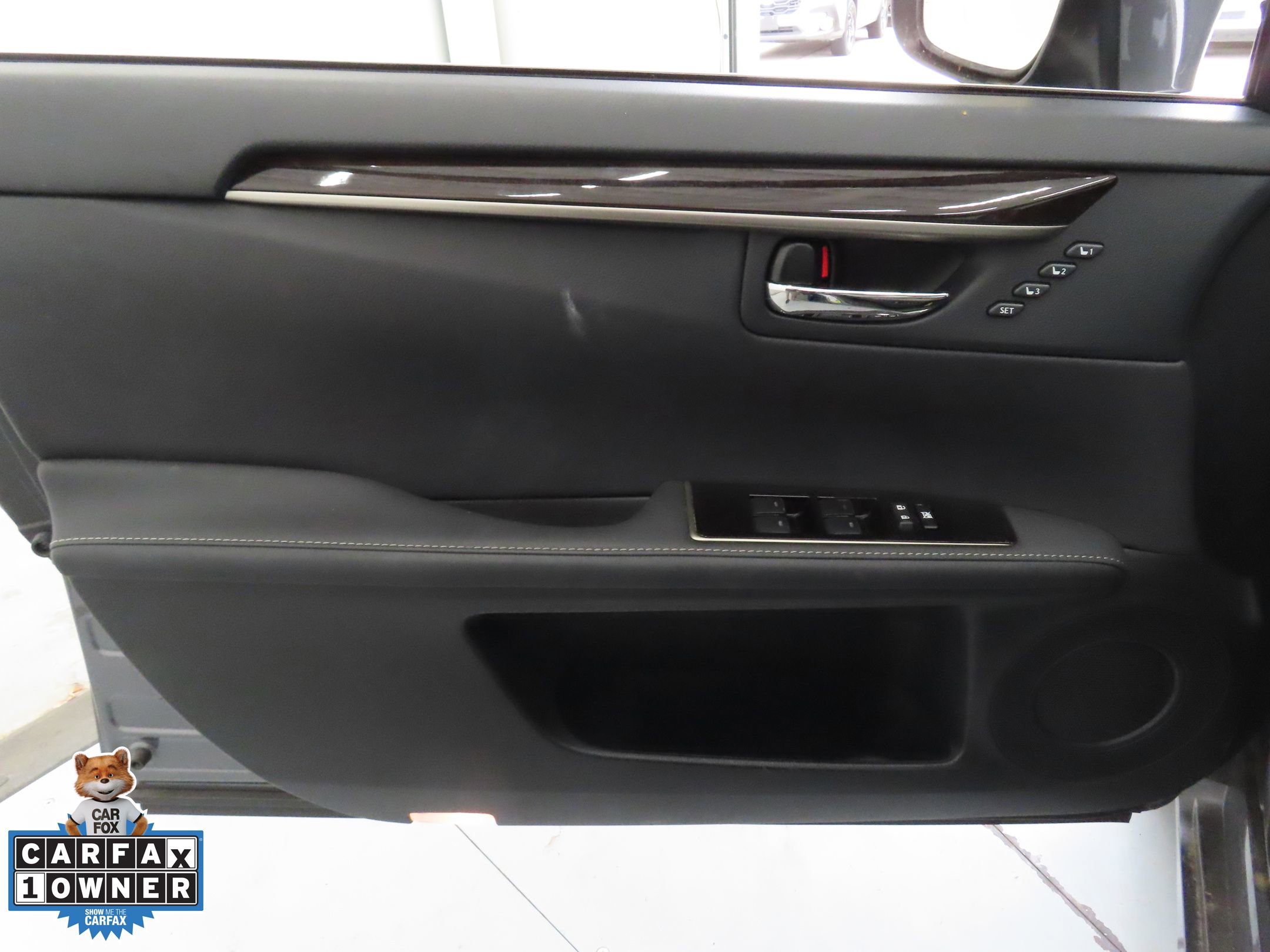 Used 2018 Lexus ES 300h w/ Luxury Package FWD image 11