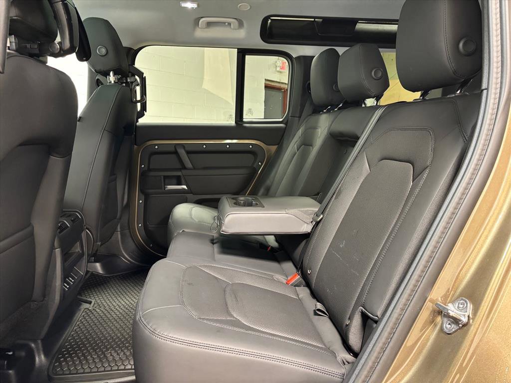 Used 2026 Land Rover Defender 110 S image 28