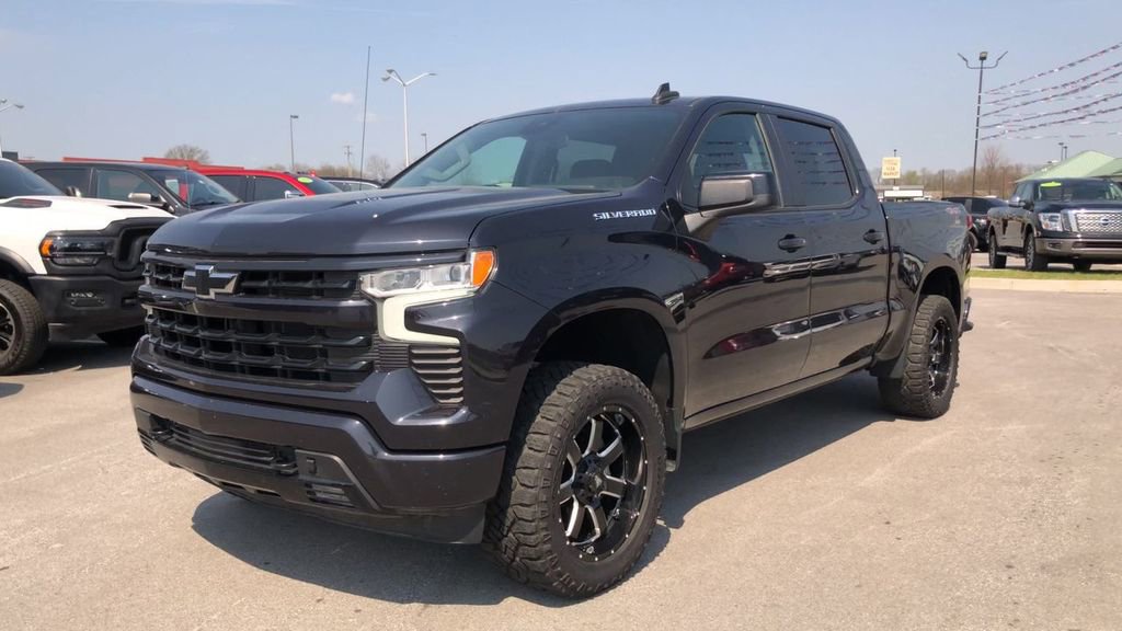 Used 2023 Chevrolet Silverado 1500 RST w/ Convenience Package II AWD/4WD image 4