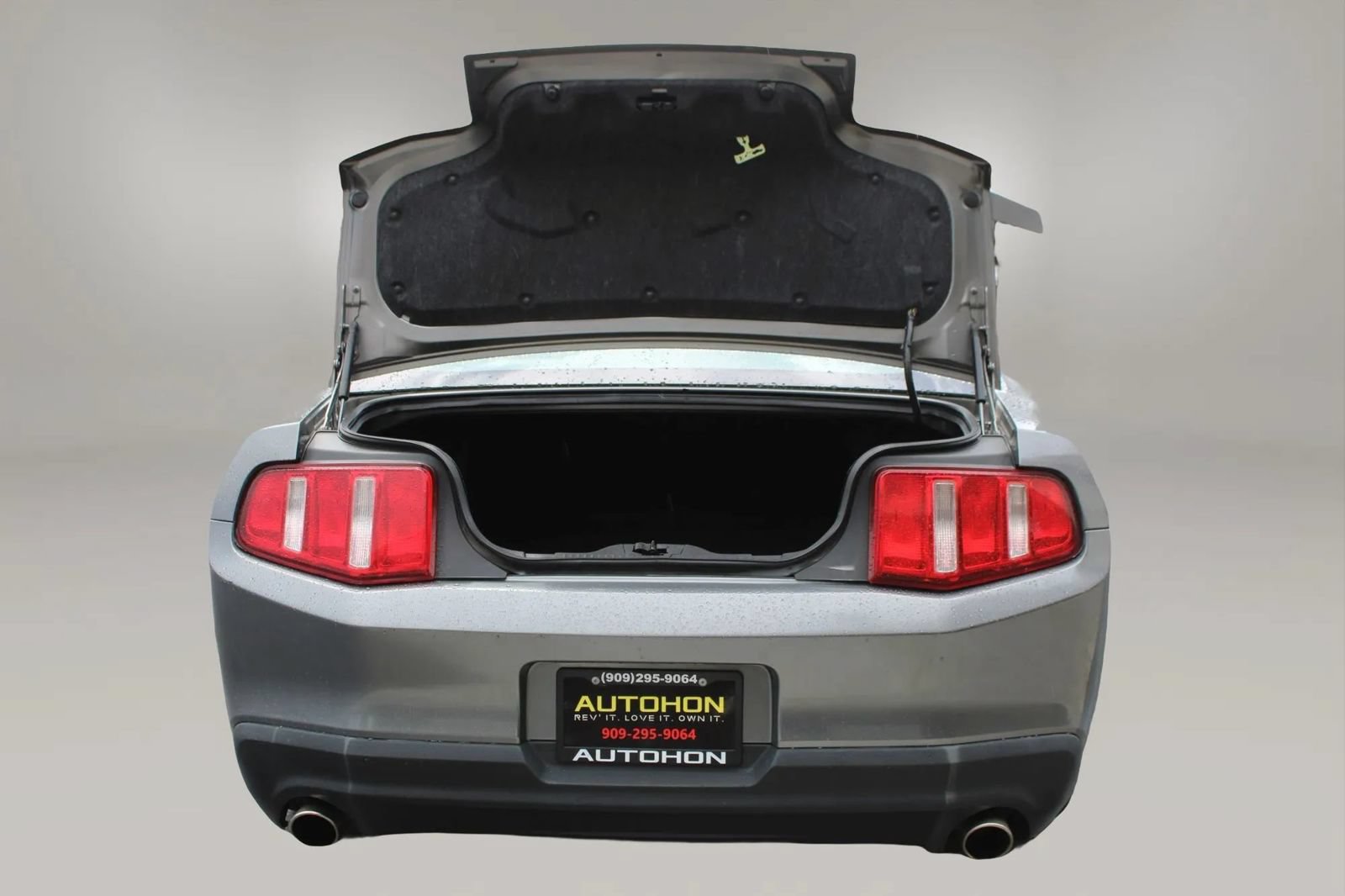 Used 2010 Ford Mustang GT Premium RWD image 30