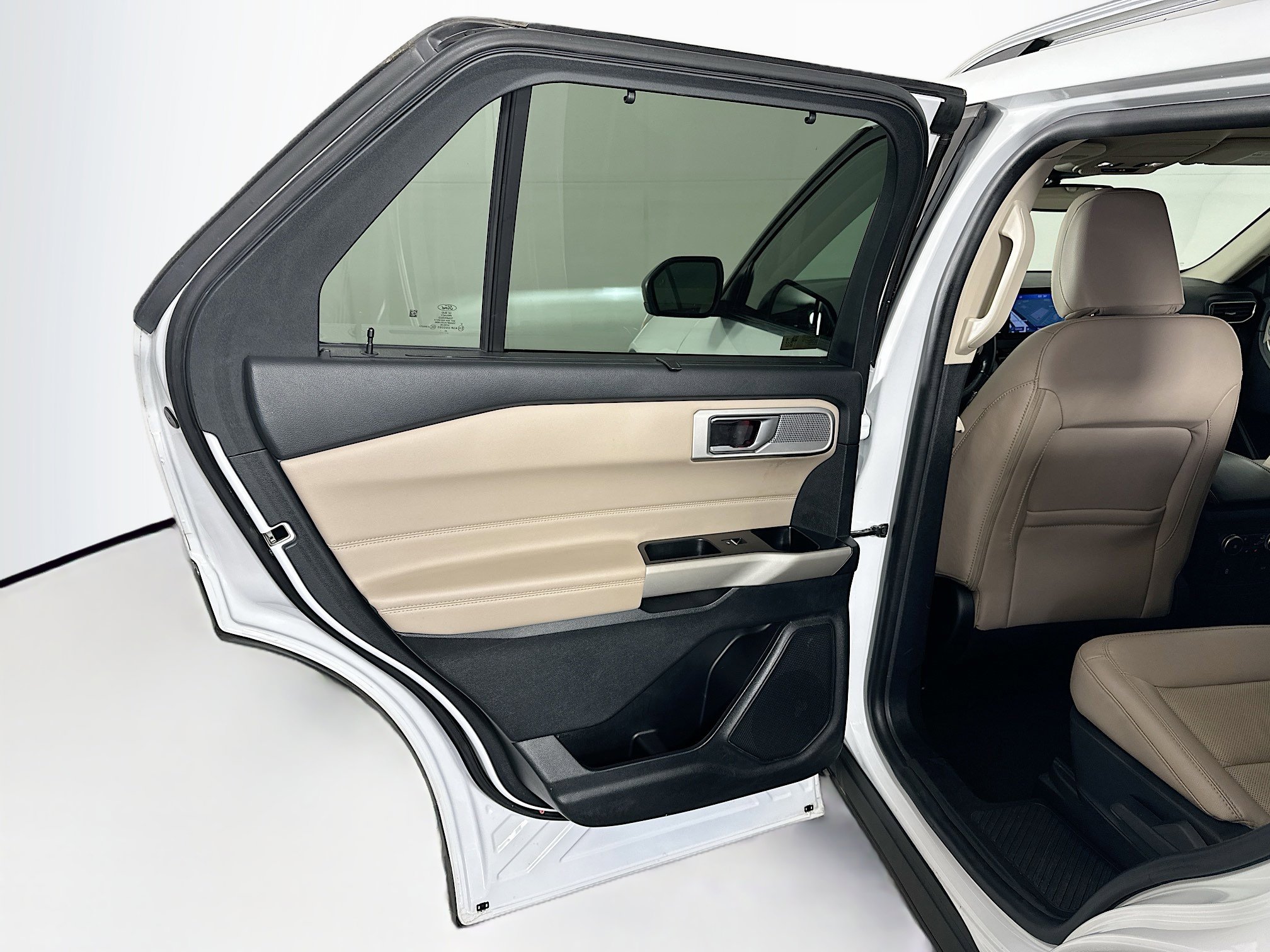 Used 2022 Ford Explorer Limited image 26