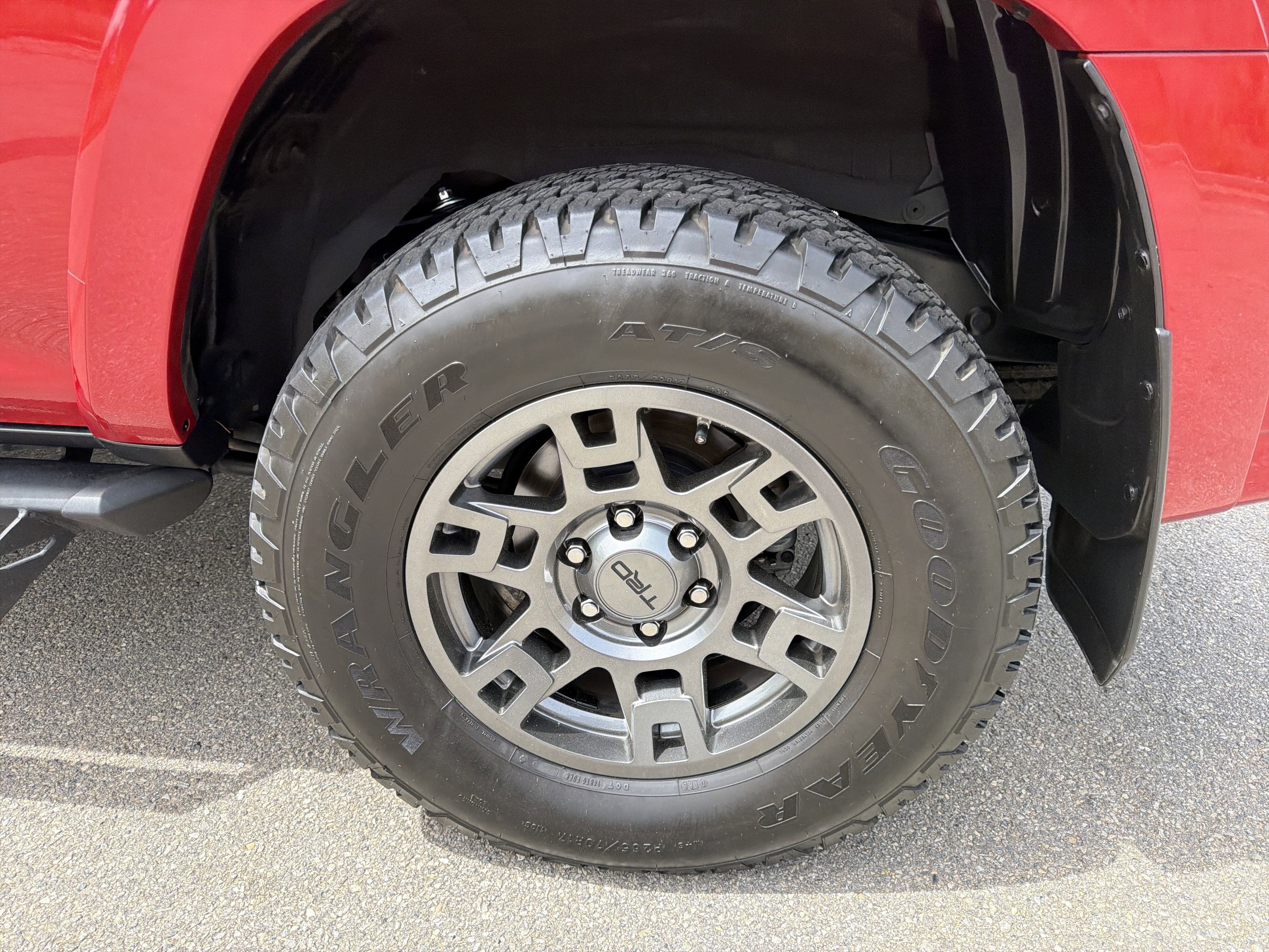 Used 2020 Toyota 4Runner Venture w/ Moonroof Package image 19