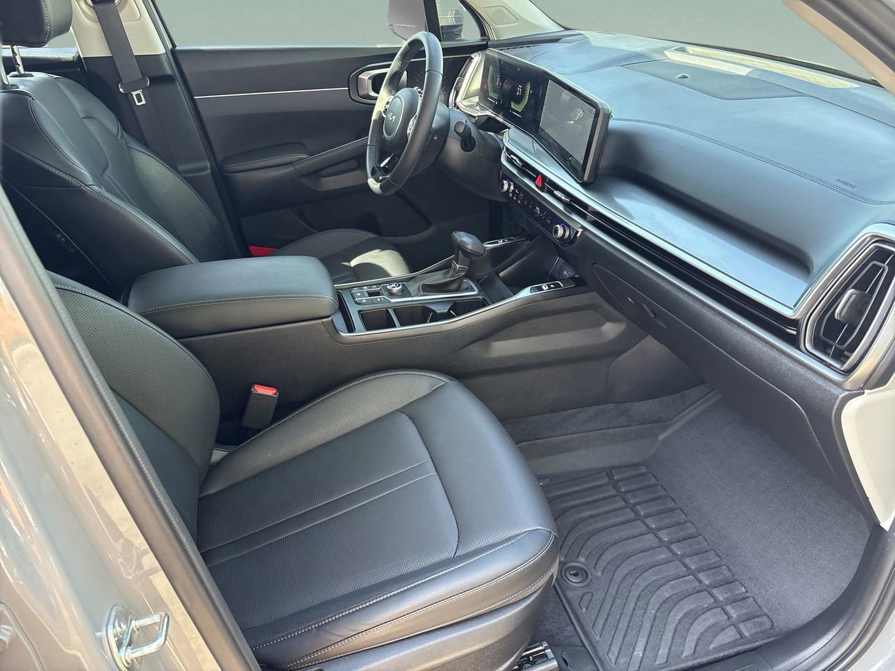 Used 2025 Kia Sorento S image 20