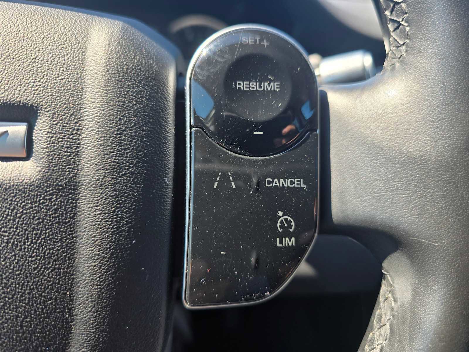 Used 2020 Land Rover Discovery Sport image 31