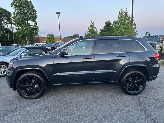 Used 2014 Jeep Grand Cherokee Altitude AWD/4WD image 8