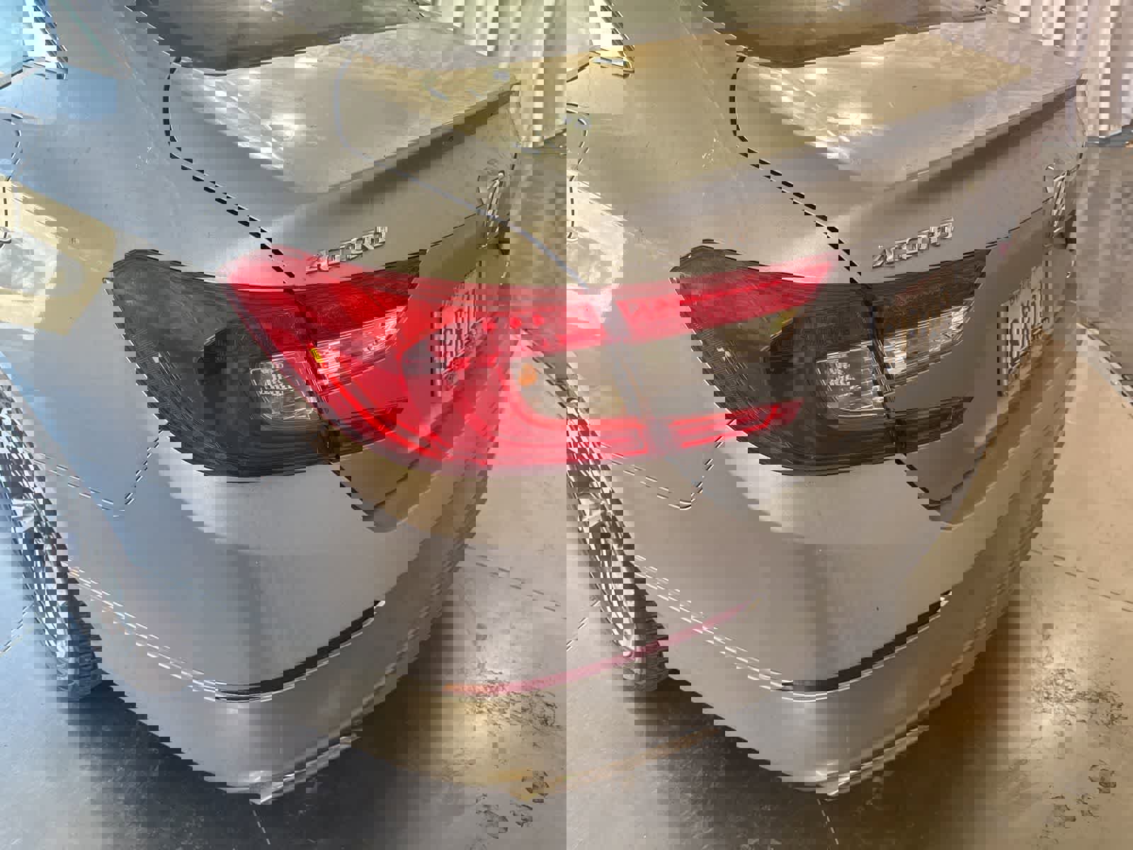 Used 2018 Honda Accord EX-L image 10