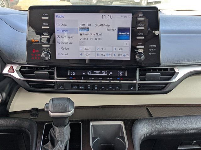 Used 2024 Toyota Sienna XLE image 18