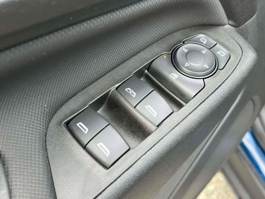 Used 2022 Chevrolet Equinox RS w/ LPO, Floor Liner Package AWD/4WD image 16