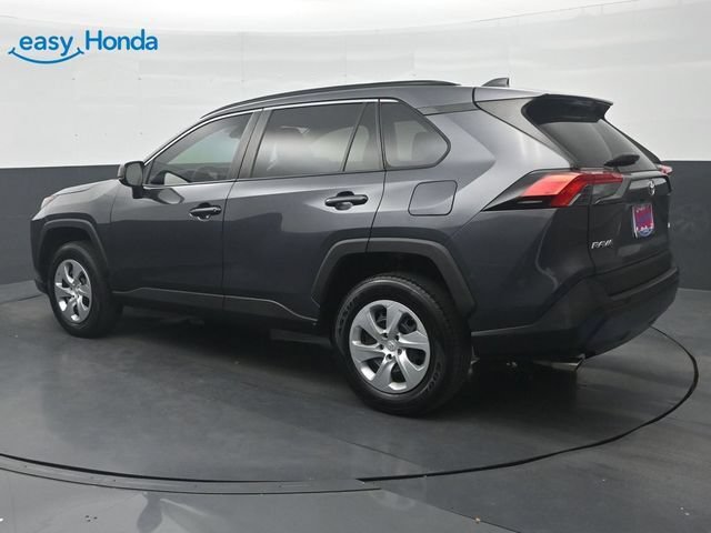 Used 2020 Toyota RAV4 LE FWD image 5
