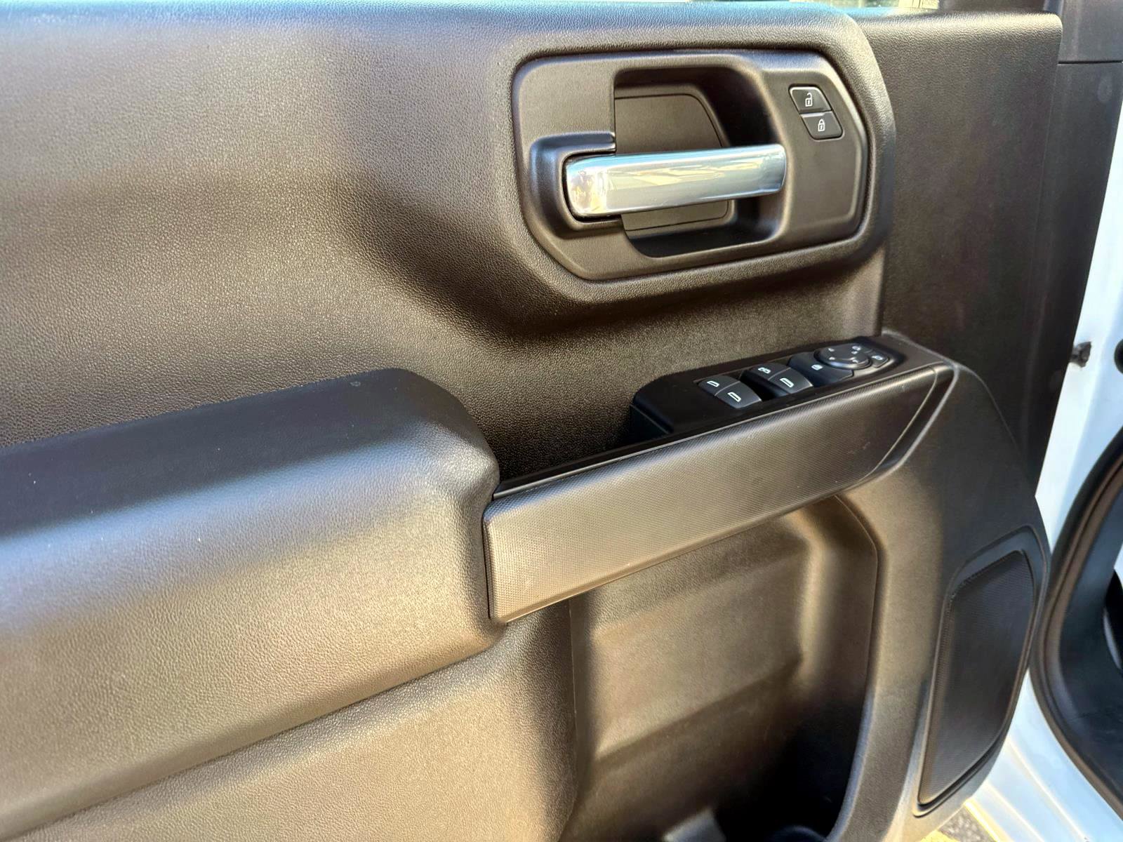 Certified 2022 GMC Sierra 3500 Pro w/ Convenience Package image 11