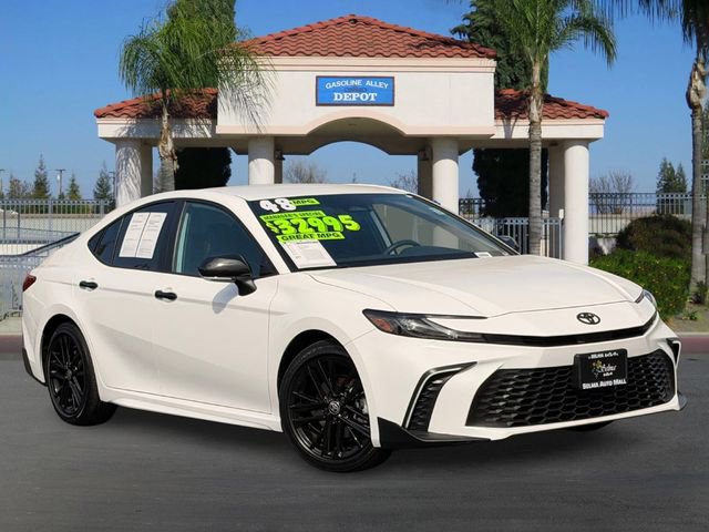 Used 2025 Toyota Camry SE