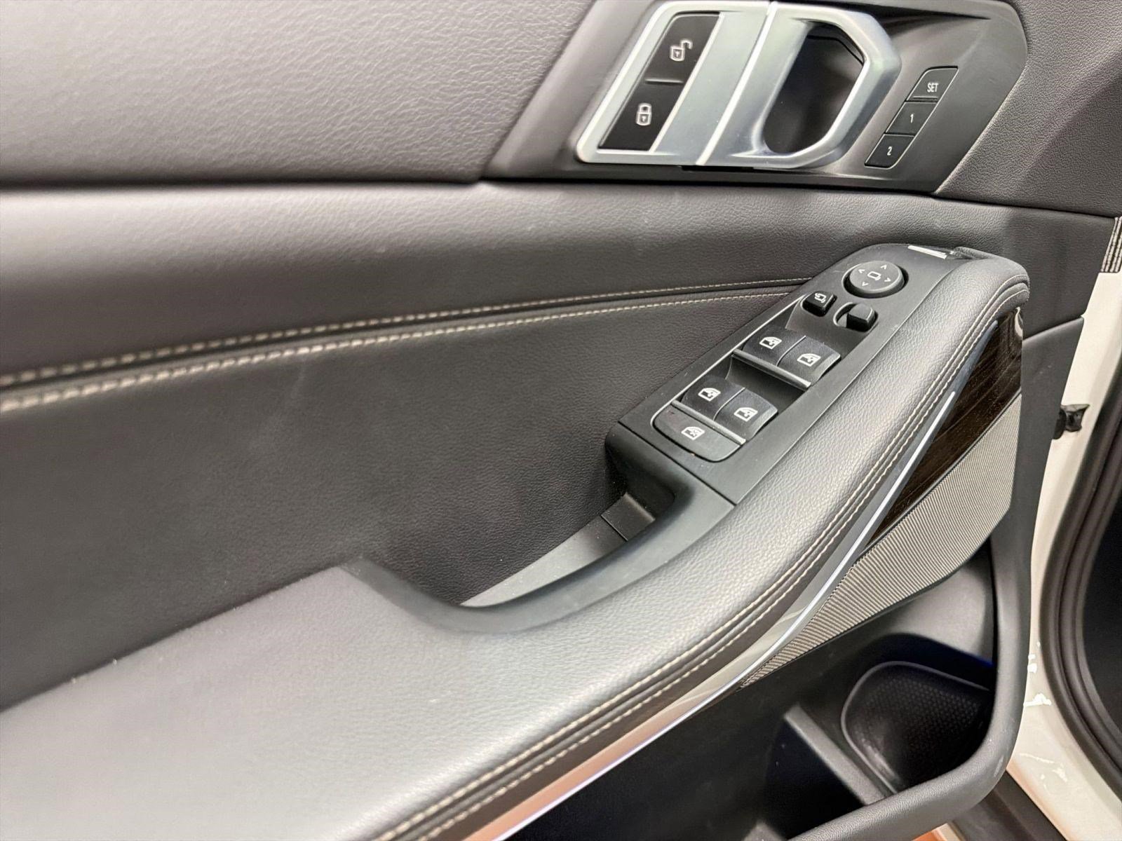 Used 2021 BMW X5 xDrive40i w/ Premium Package image 17